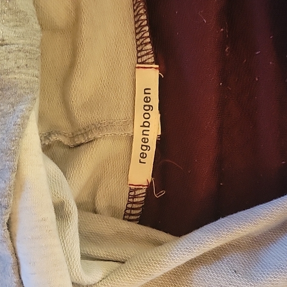 Double hood sweatshirt size medium - Picture 2 of 2